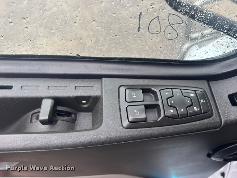 image for item EU6262 2021 Volvo VNL semi truck