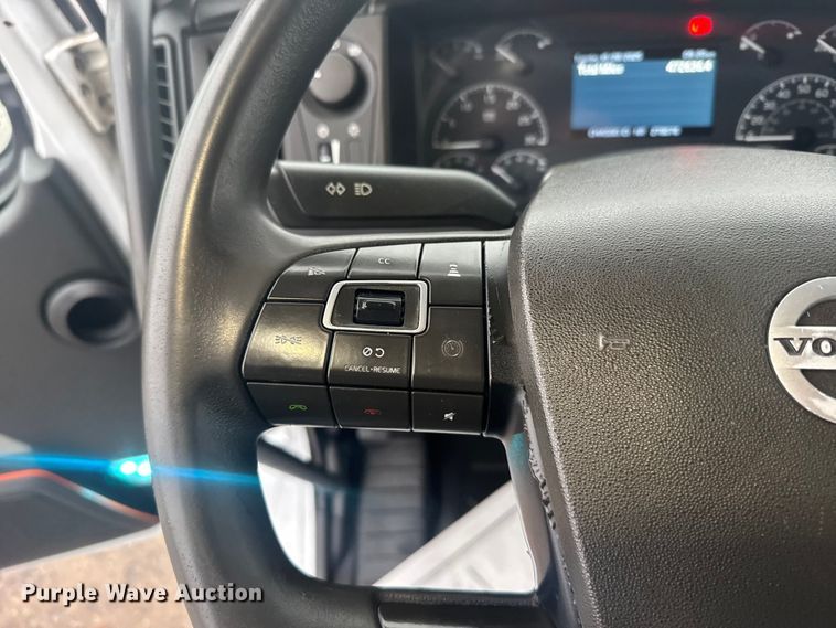 image for item EU6262 2021 Volvo VNL semi truck