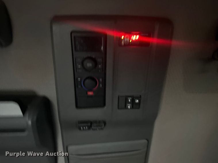 image for item EU6262 2021 Volvo VNL semi truck