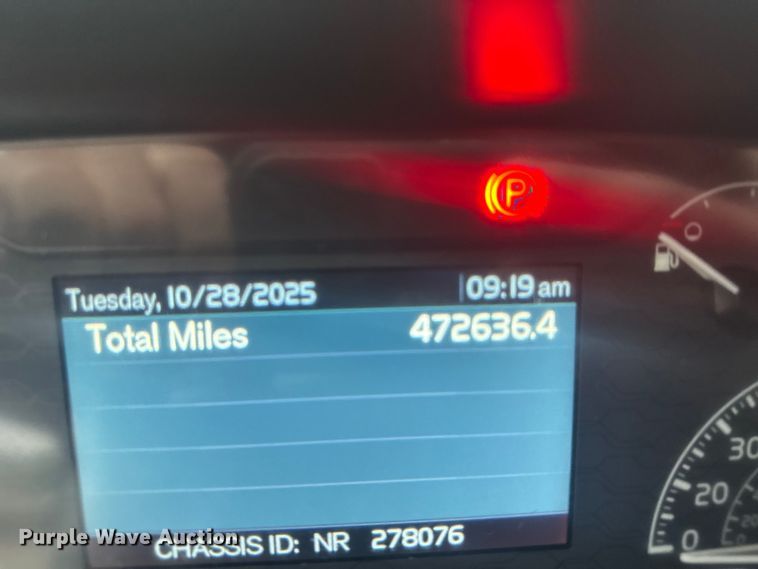 image for item EU6262 2021 Volvo VNL semi truck