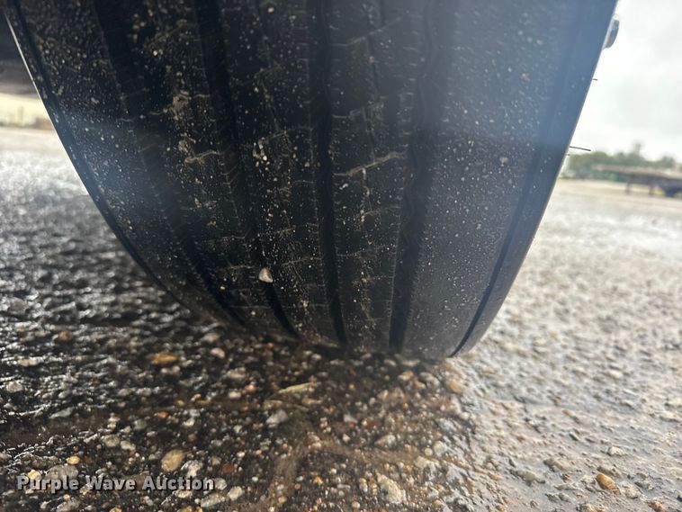 image for item EU6262 2021 Volvo VNL semi truck