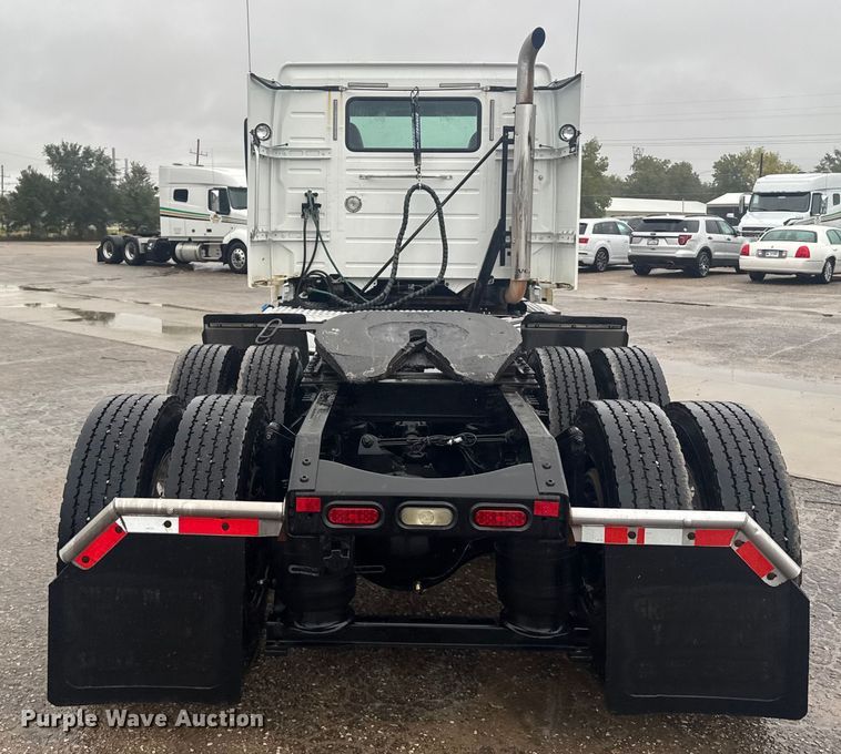 image for item EU6263 2017 Volvo VNL semi truck