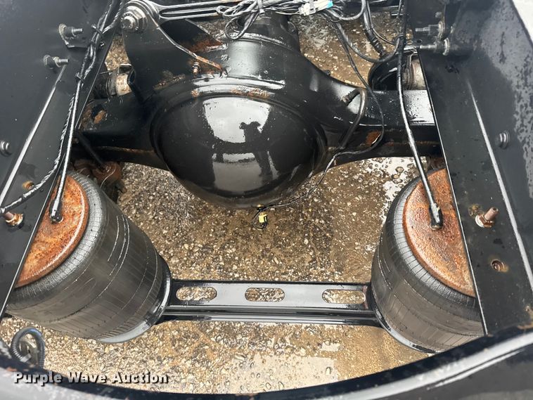 image for item EU6263 2017 Volvo VNL semi truck