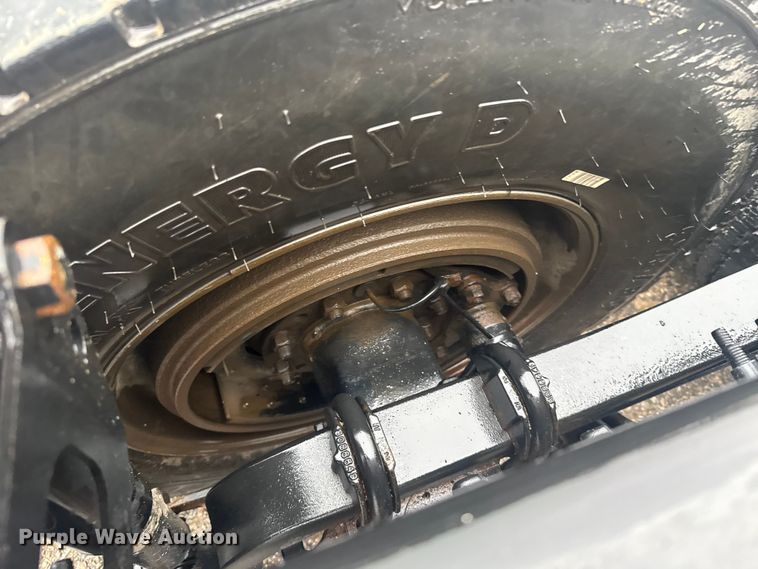 image for item EU6263 2017 Volvo VNL semi truck