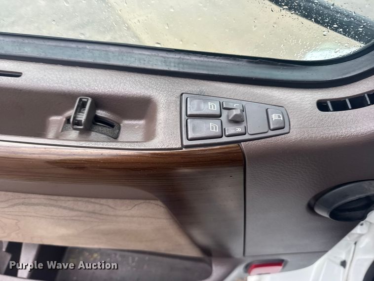 image for item EU6263 2017 Volvo VNL semi truck