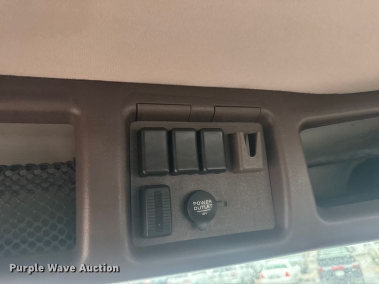 image for item EU6263 2017 Volvo VNL semi truck