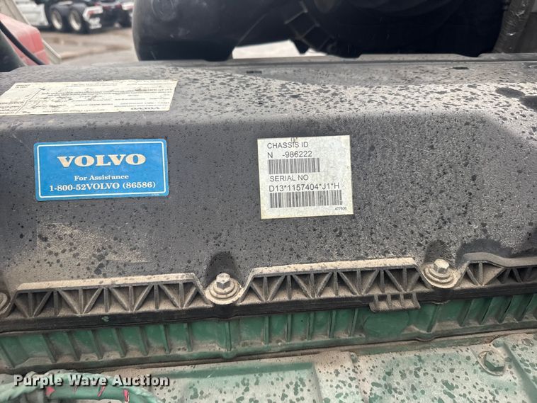 image for item EU6263 2017 Volvo VNL semi truck