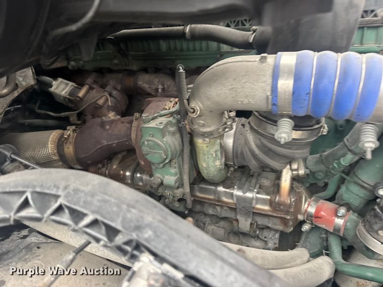 image for item EU6263 2017 Volvo VNL semi truck