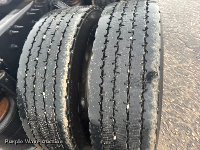 image for item EU6263 2017 Volvo VNL semi truck