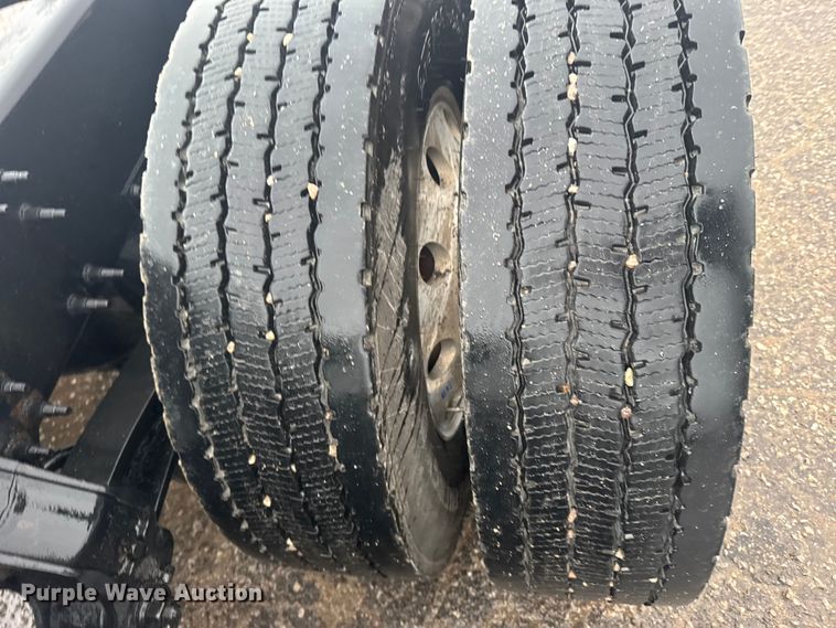 image for item EU6263 2017 Volvo VNL semi truck