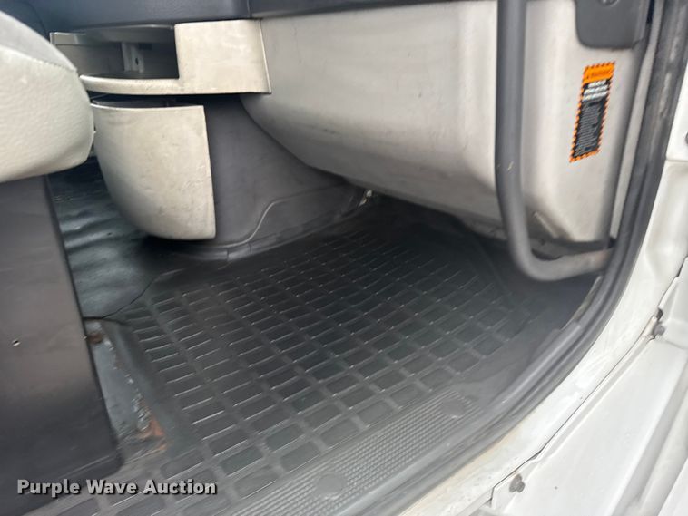 image for item EU6264 2011 Volvo VNL semi truck