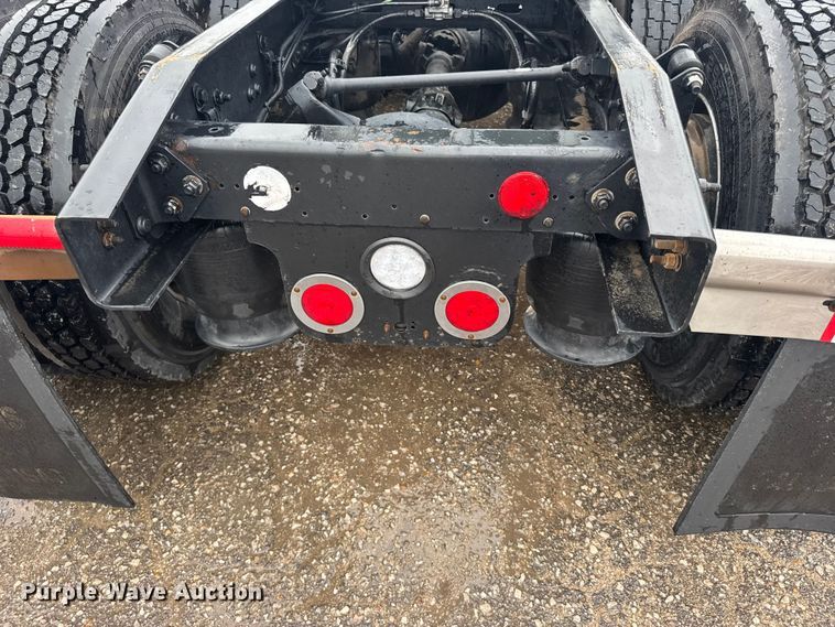 image for item EU6265 2016 Freightliner  Cascadia 113 semi truck