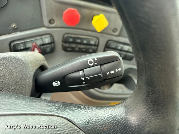 image for item EU6265 2016 Freightliner  Cascadia 113 semi truck