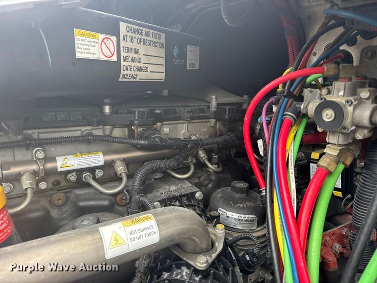 image for item EU6265 2016 Freightliner  Cascadia 113 semi truck