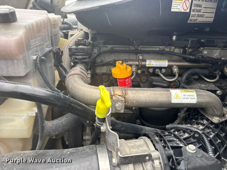 image for item EU6265 2016 Freightliner  Cascadia 113 semi truck