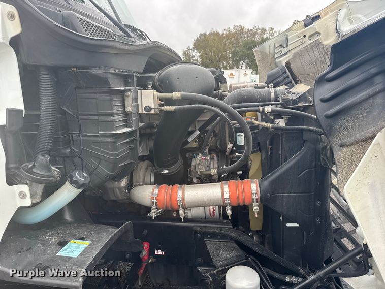 image for item EU6265 2016 Freightliner  Cascadia 113 semi truck