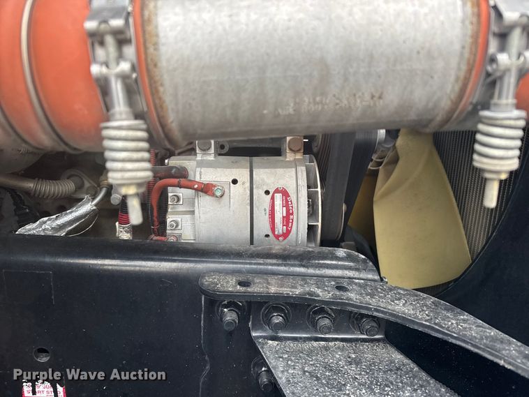 image for item EU6265 2016 Freightliner  Cascadia 113 semi truck