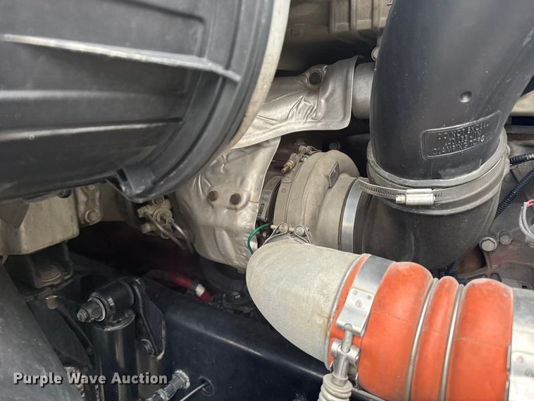 image for item EU6265 2016 Freightliner  Cascadia 113 semi truck