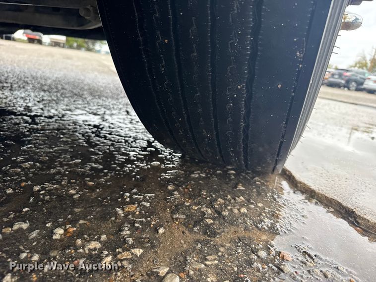 image for item EU6265 2016 Freightliner  Cascadia 113 semi truck