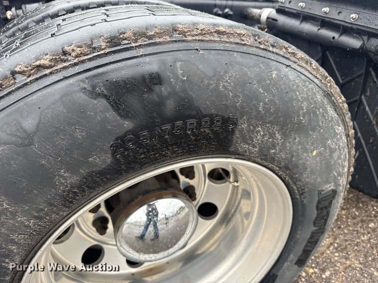 image for item EU6265 2016 Freightliner  Cascadia 113 semi truck