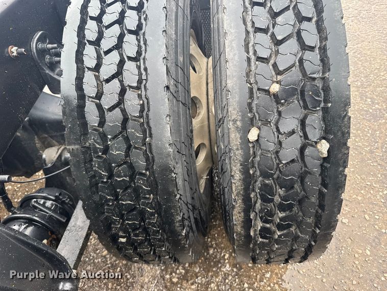 image for item EU6265 2016 Freightliner  Cascadia 113 semi truck