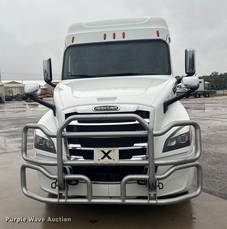 CAMIóN CAMAROTE 2020 FREIGHTLINER