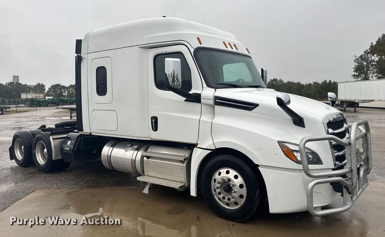 CAMIóN CAMAROTE 2020 FREIGHTLINER