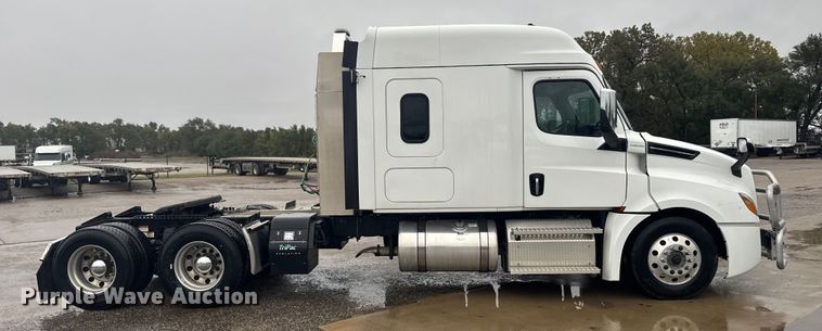 CAMIóN CAMAROTE 2020 FREIGHTLINER