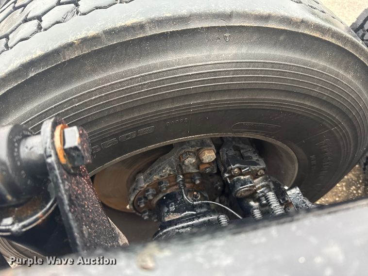 image for item EU6266 2020 Freightliner Cascadia 126 semi truck