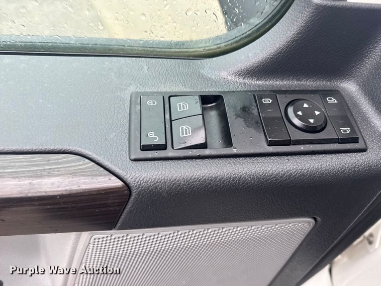 image for item EU6266 2020 Freightliner Cascadia 126 semi truck