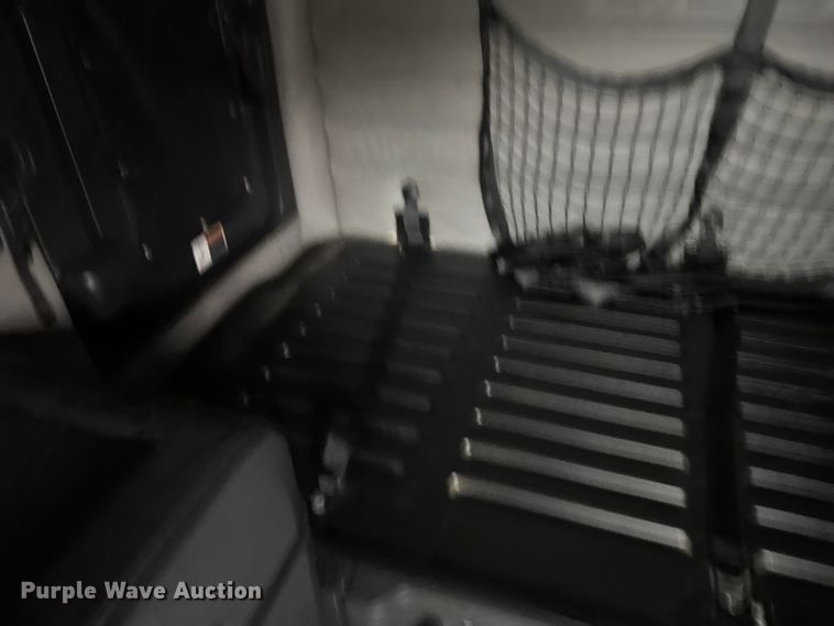 image for item EU6266 2020 Freightliner Cascadia 126 semi truck