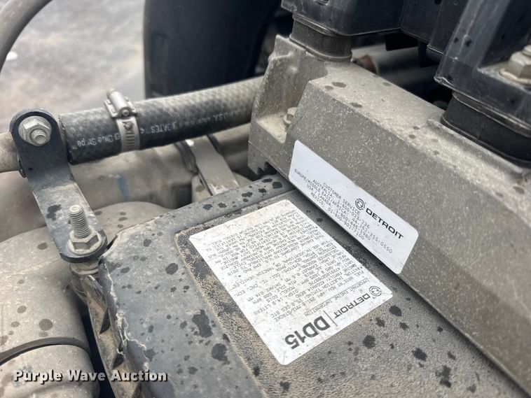 image for item EU6266 2020 Freightliner Cascadia 126 semi truck