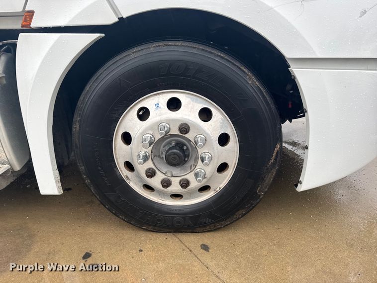 image for item EU6266 2020 Freightliner Cascadia 126 semi truck