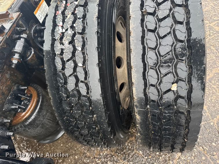 image for item EU6266 2020 Freightliner Cascadia 126 semi truck