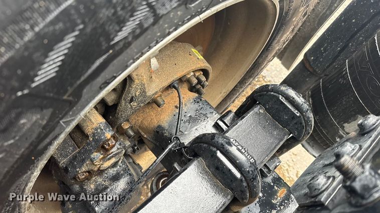 image for item EU6267 2021 Volvo VNL semi truck