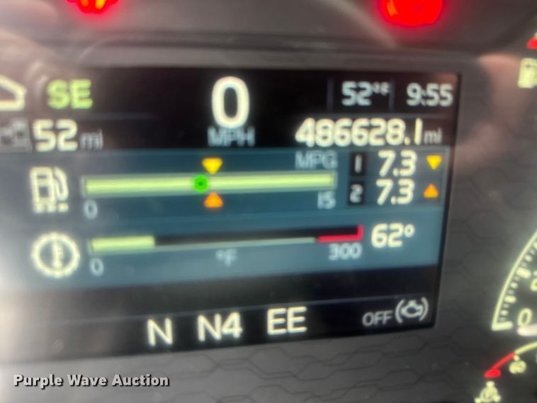 image for item EU6267 2021 Volvo VNL semi truck