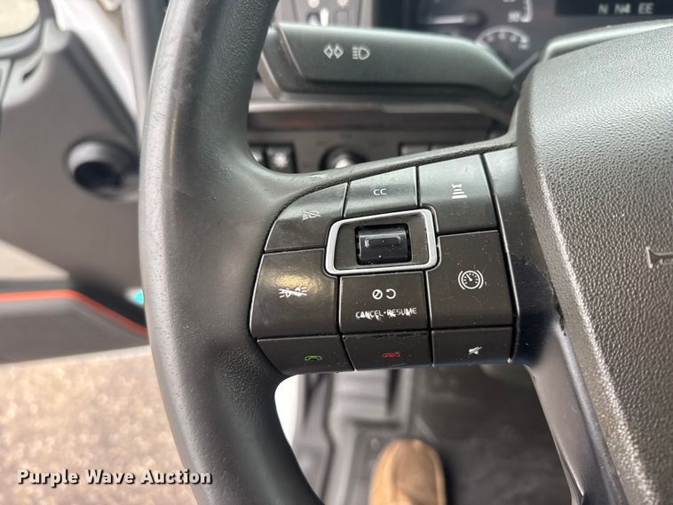 image for item EU6267 2021 Volvo VNL semi truck