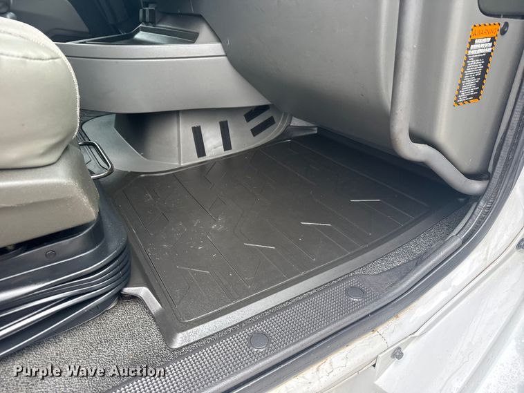 image for item EU6267 2021 Volvo VNL semi truck