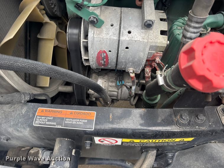 image for item EU6267 2021 Volvo VNL semi truck