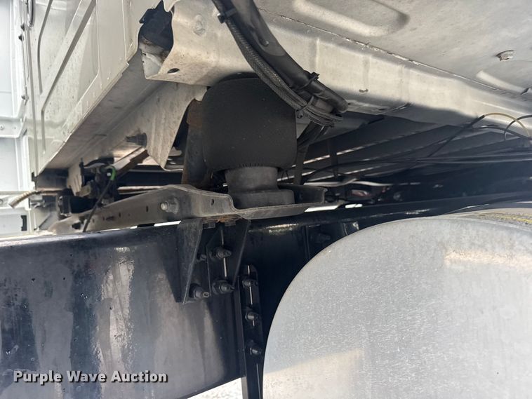 image for item EU6268 2021 Volvo VNL semi truck