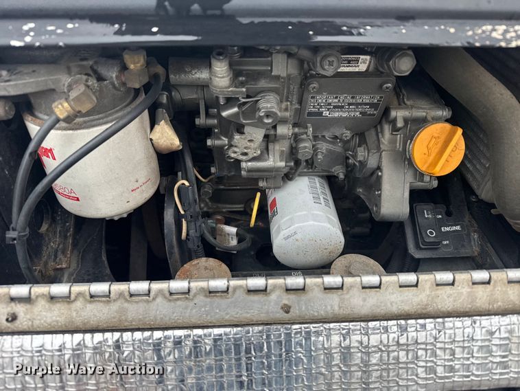 image for item EU6268 2021 Volvo VNL semi truck