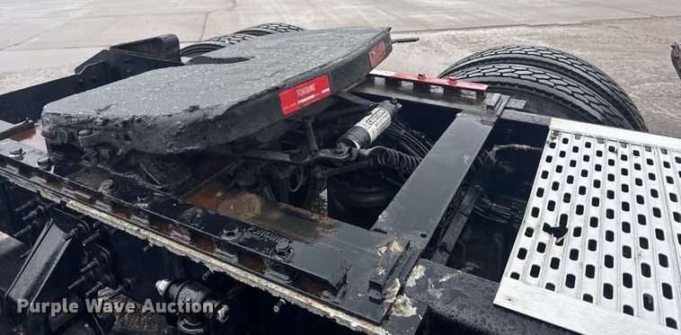 image for item EU6268 2021 Volvo VNL semi truck