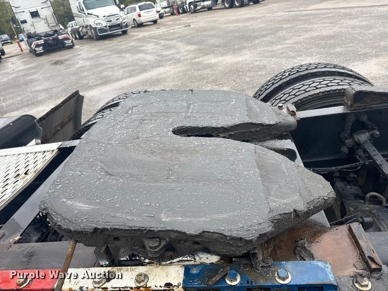 image for item EU6268 2021 Volvo VNL semi truck