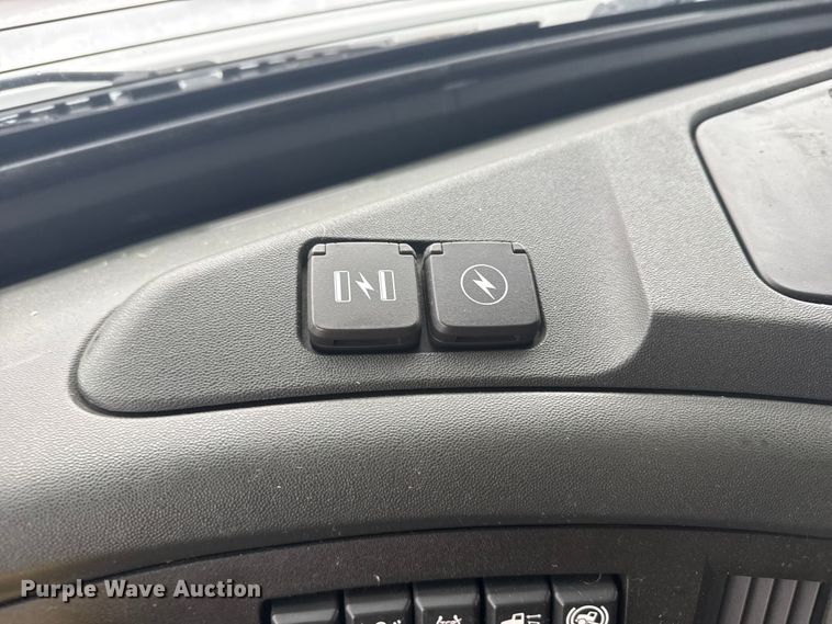 image for item EU6268 2021 Volvo VNL semi truck