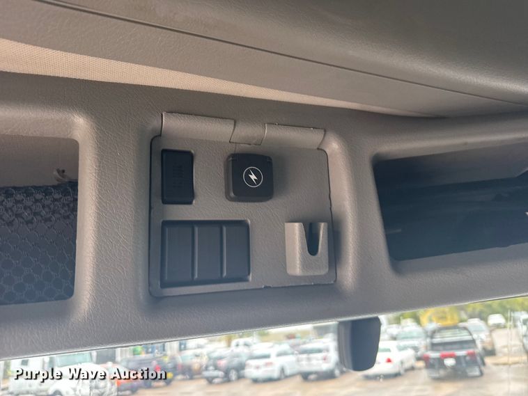 image for item EU6268 2021 Volvo VNL semi truck