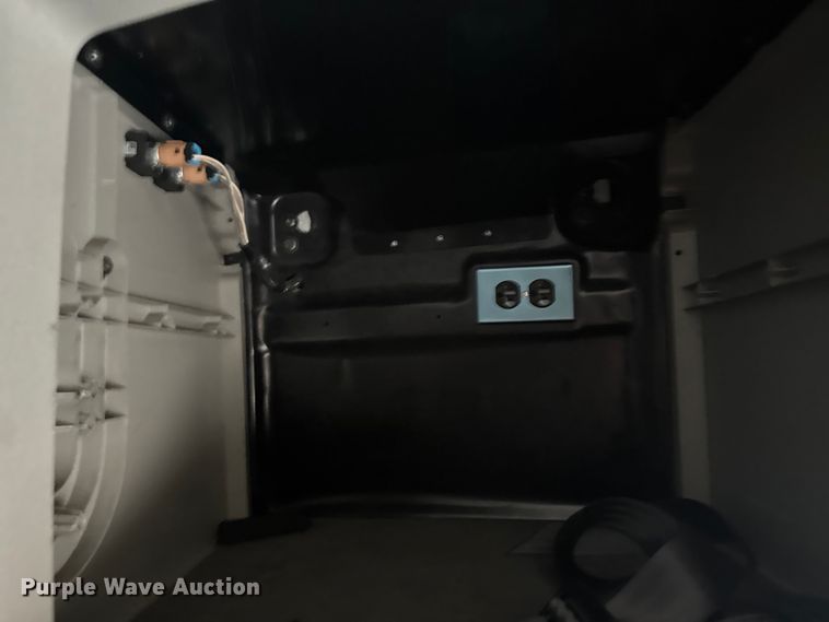 image for item EU6268 2021 Volvo VNL semi truck