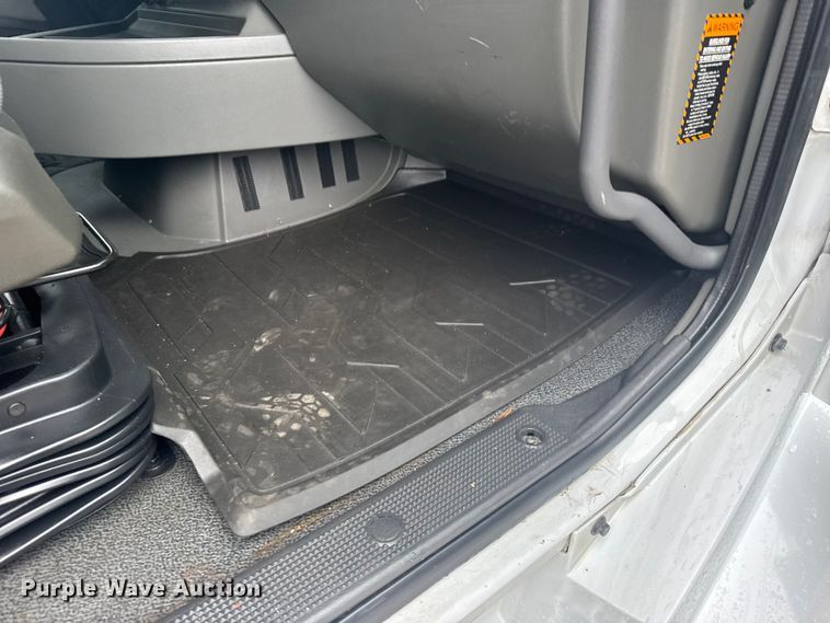 image for item EU6268 2021 Volvo VNL semi truck