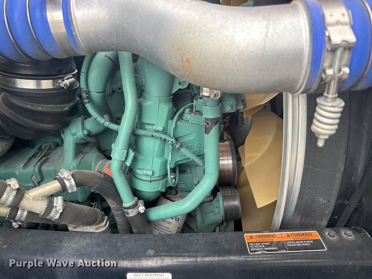 image for item EU6268 2021 Volvo VNL semi truck