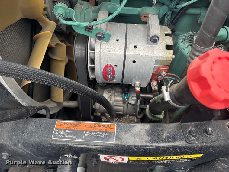 image for item EU6268 2021 Volvo VNL semi truck