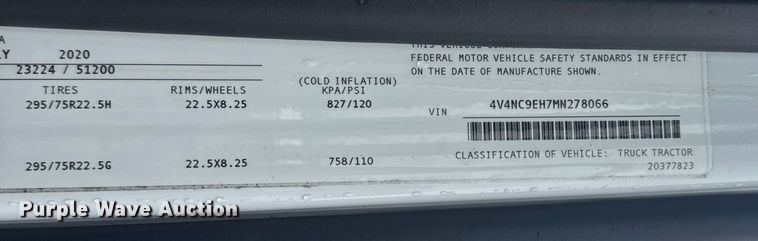 image for item EU6268 2021 Volvo VNL semi truck